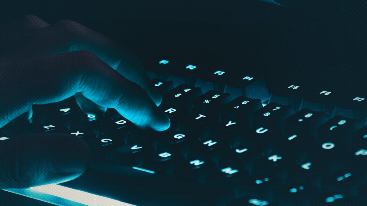 Inicio ¿Qué hacen los cibercriminales con la información que roban?